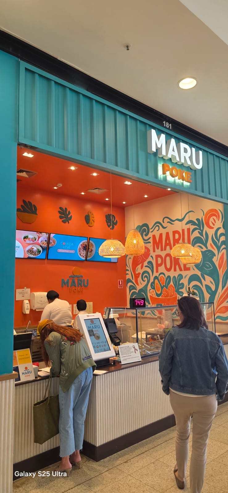 Fachada da loja Maru Poke no Shopping Iguatemi Brasília